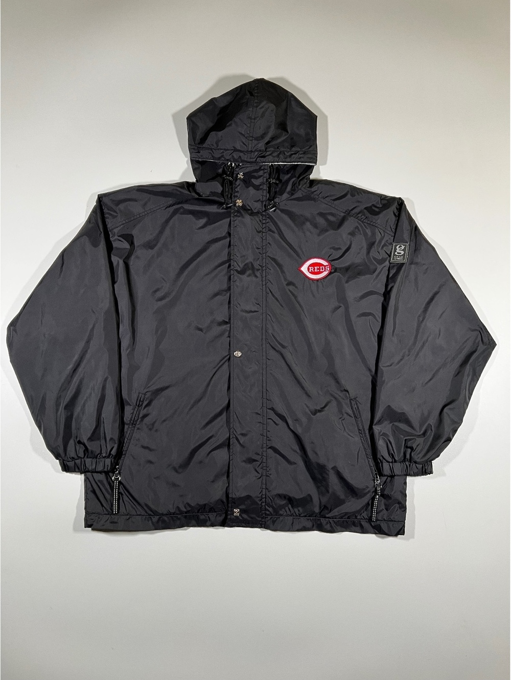 Cincinnati Reds black hooded jacket